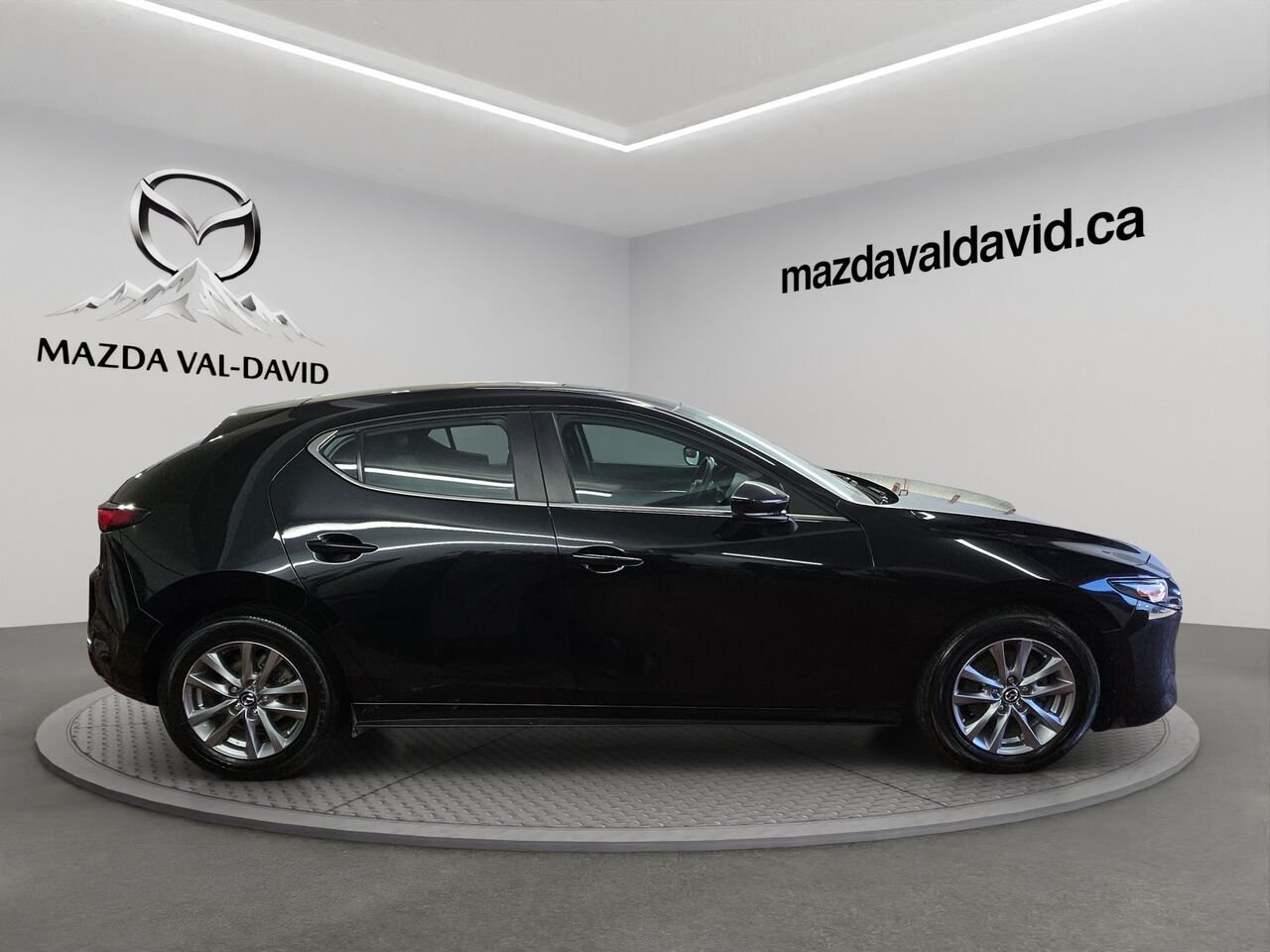 Mazda Mazda3 Sport GS TA BA, VOLANT CHAUFFANT, TOIT OUVRANT, SIÈGES ÉLECTRIQUES 2024 Noir Val-David - photo #3