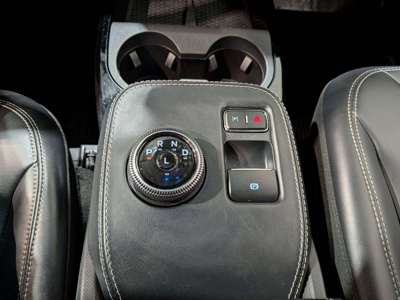 2022 Ford Mustang Mach-E Select RWD Black Val-David - photo #28