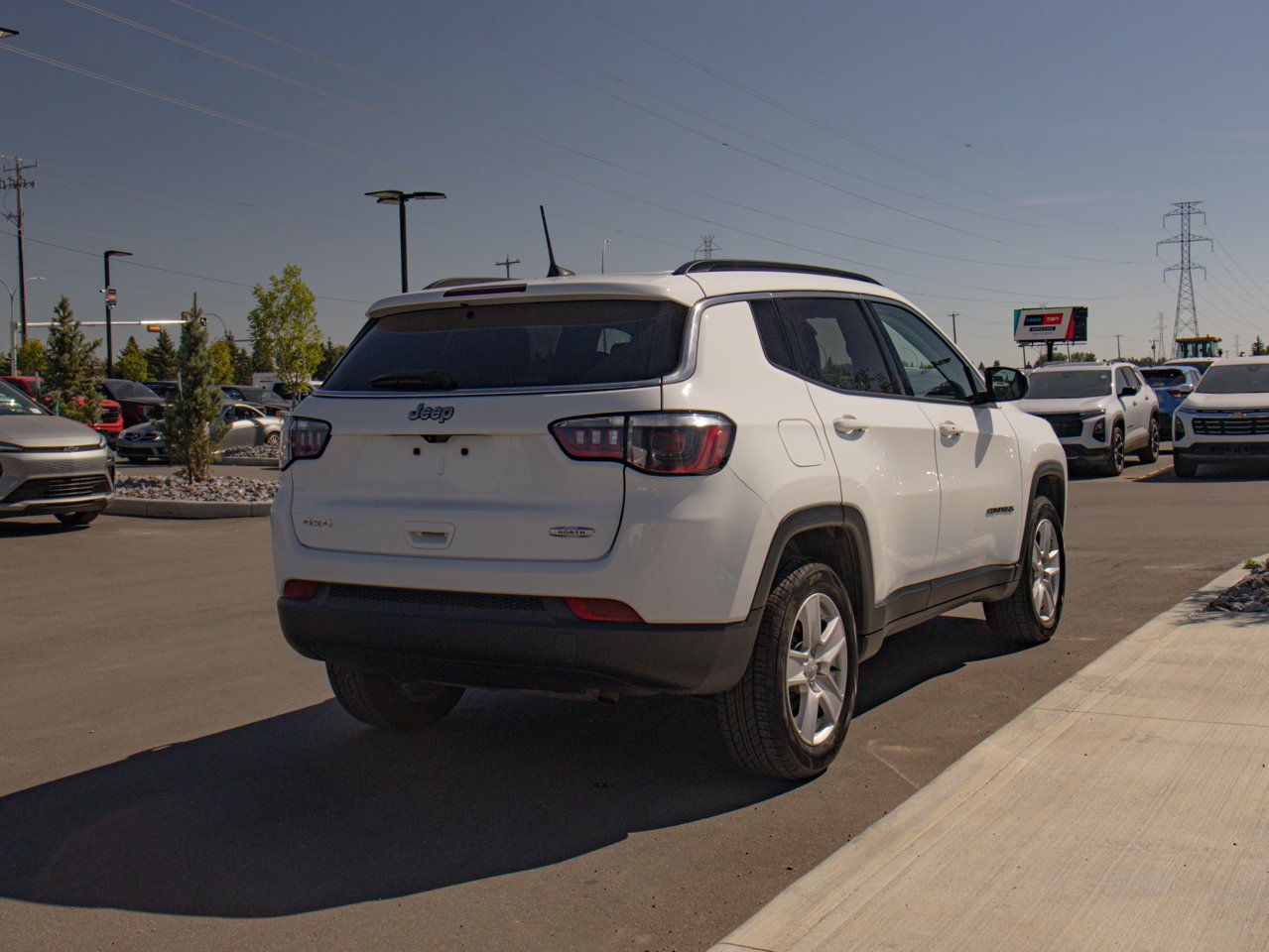 2022 Jeep Compass North 4x4 White Sherwood Park - photo #9