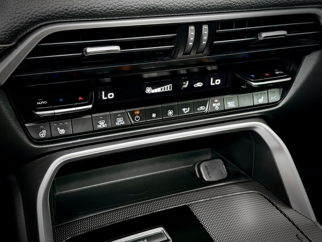 2024 Mazda CX-90 hybride léger Black Notre-Dame-des-Prairies - photo #31