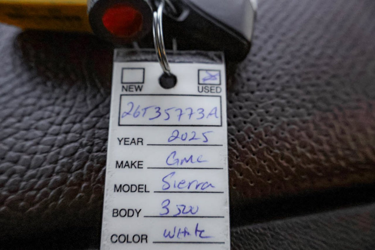 2025 GMC Sierra 3500HD 4WD Crew Cab 159 Denali White Sherwood Park - photo #35