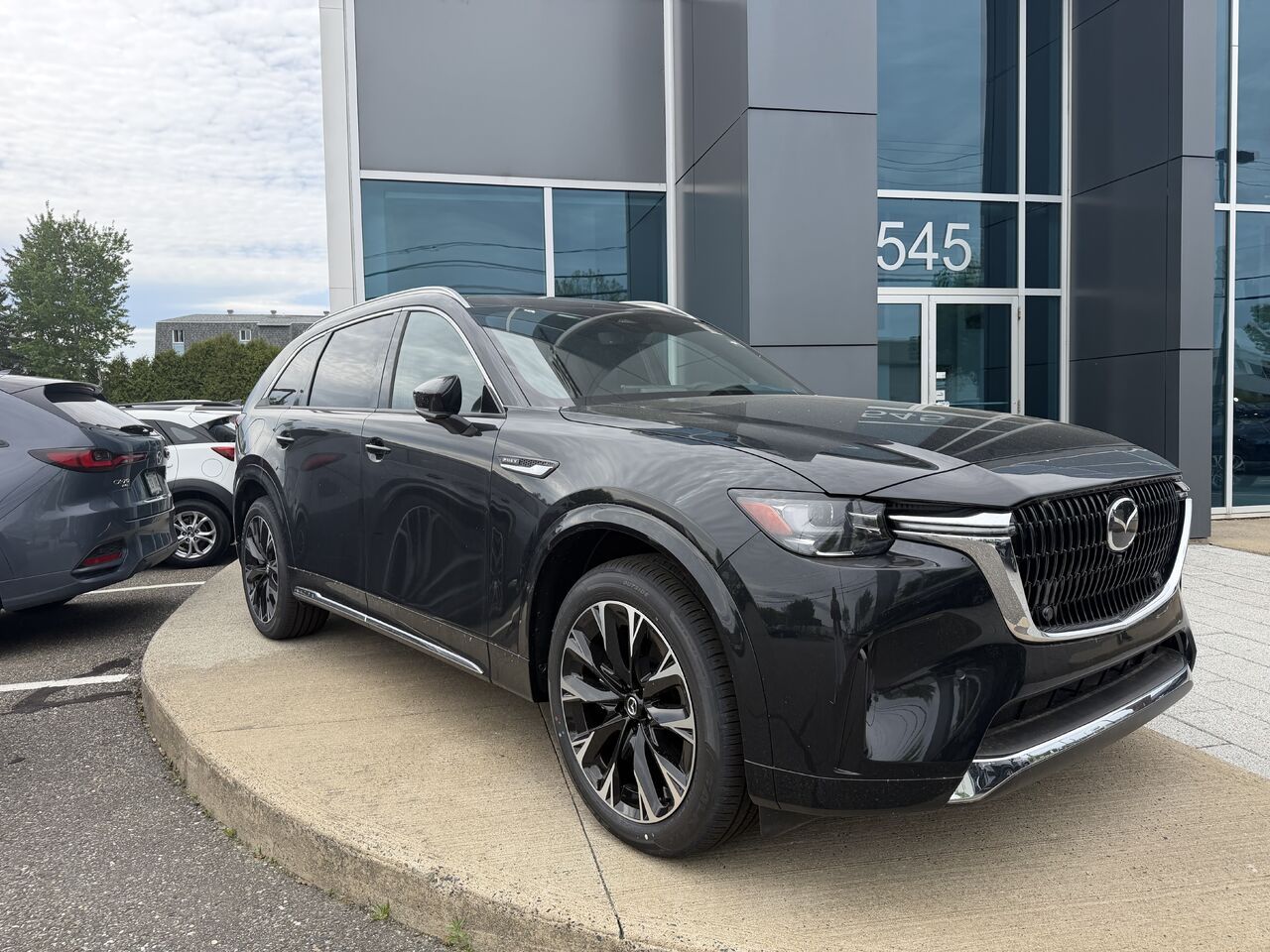 Photo 3 — Mazda CX-90 PHEV SIGNATURE 2026
