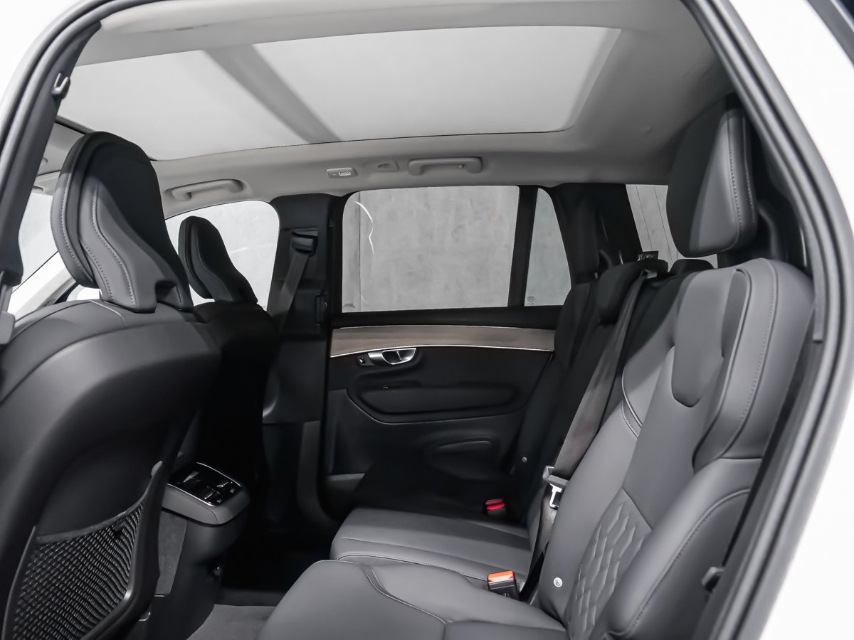 Volvo XC90 B6 CORE BRIGHT 2026 Blanc Montréal - photo #12