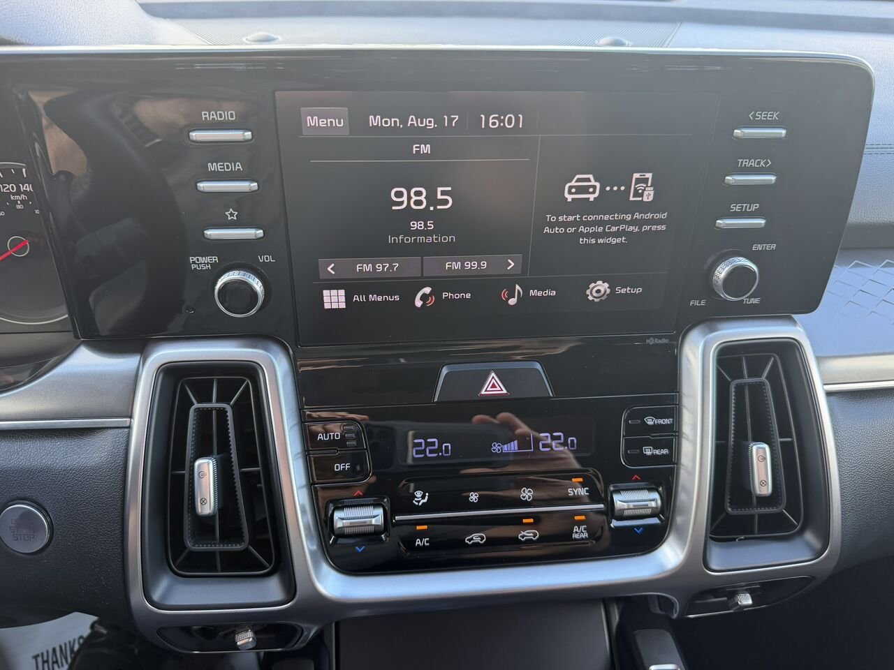 2023 Kia Sorento LX Premium AWD 7 PASSAGERS Black Laval - photo #25