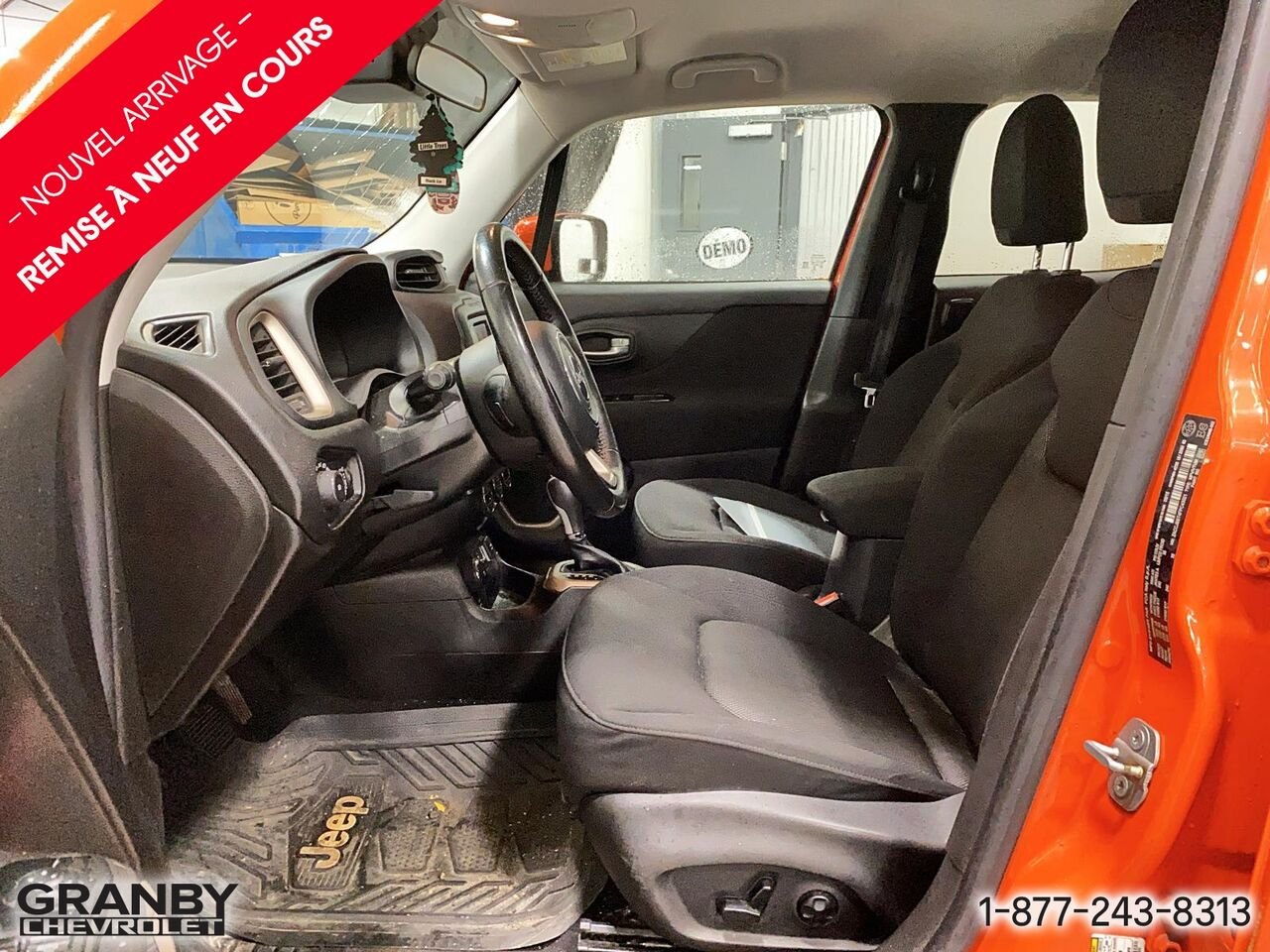 Jeep Renegade 4 RM, 4 portes, North | 25-1174A 2015 Orange Granby - photo #10