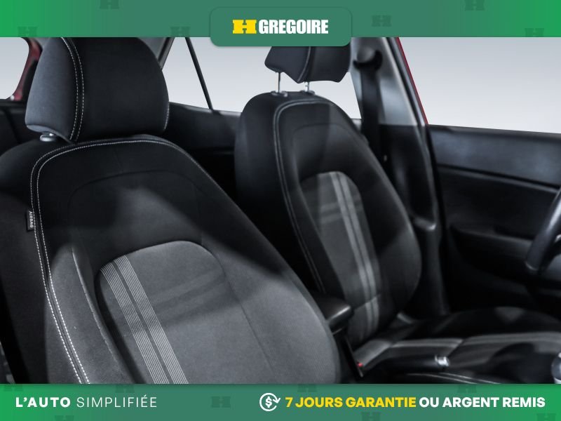 2020 Hyundai Venue Red Saint-Eustache - photo #25