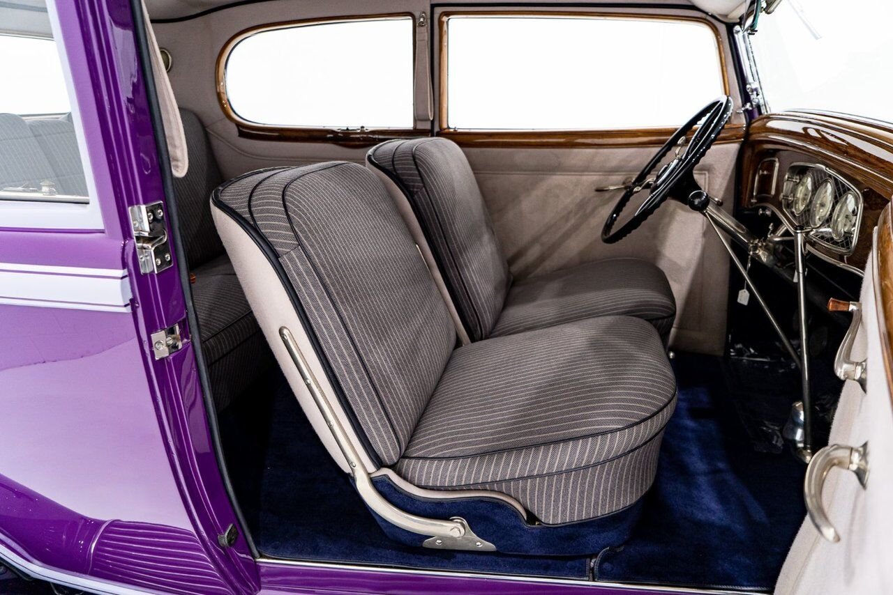 Lincoln KB Victoria Coupe One Of 18 Built, And The Only Known Surviving **PRICE IN USD** 1933 mauve Montréal - photo #11