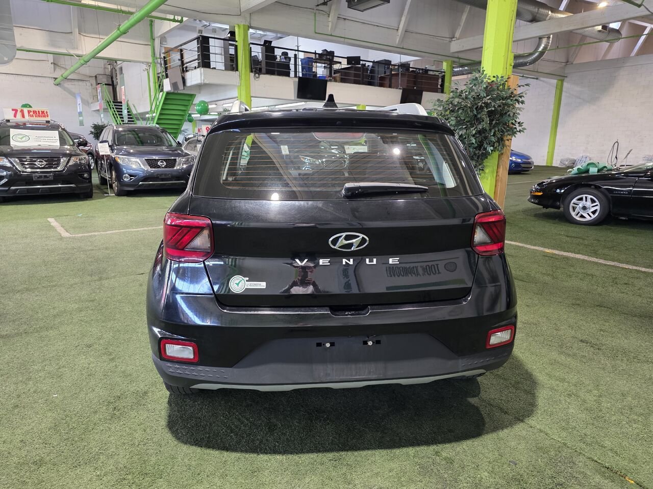 2022 Hyundai Venue Black  - photo #4