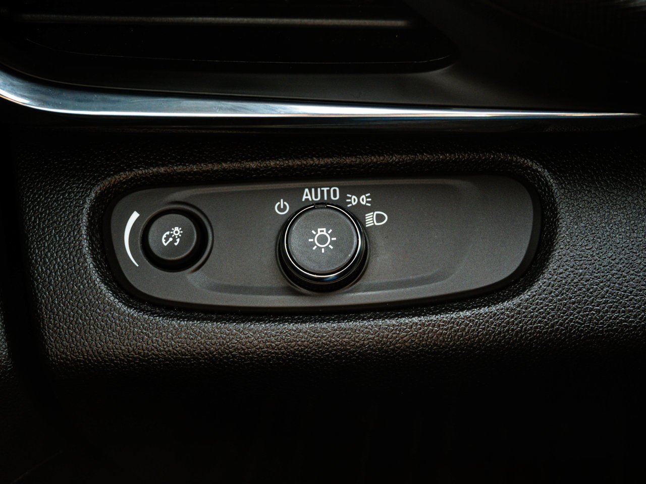 2025 Buick Envista FWD 4dr Preferred White Sherwood Park - photo #20