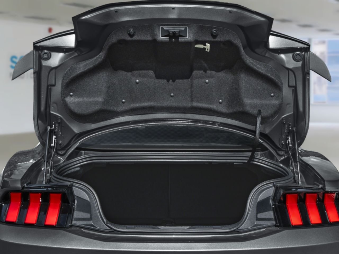2026 Ford Mustang Black Saint-Eustache - photo #9