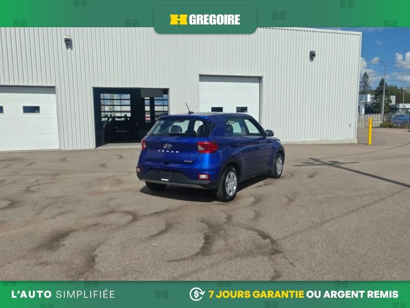 2023 Hyundai Venue Blue Laval - photo #8
