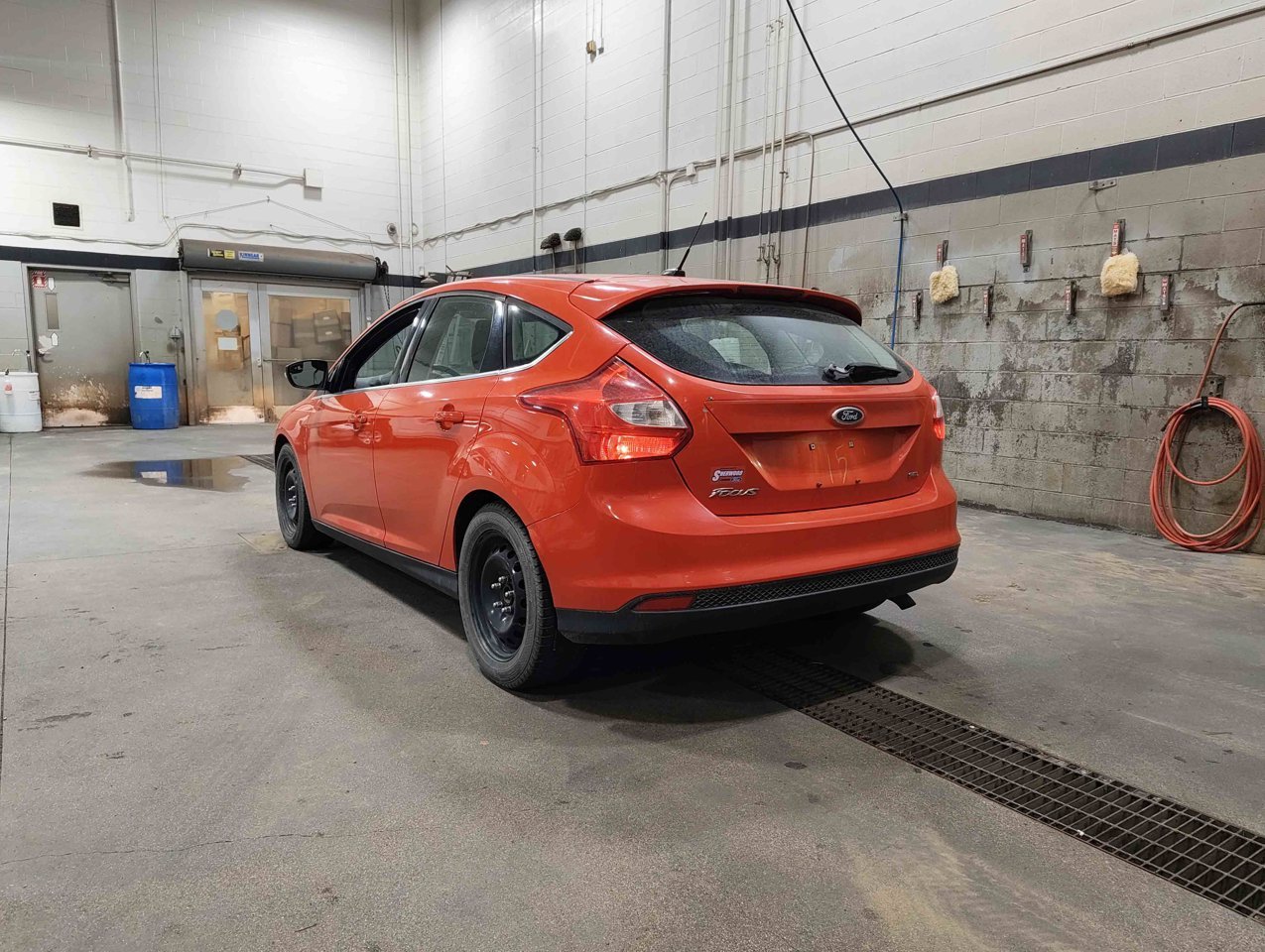 2012 Ford Focus 5dr HB SEL Red Sherwood Park - photo #4
