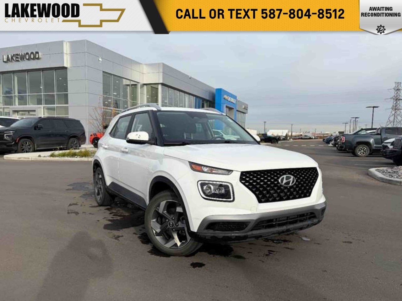 2024 Hyundai Venue Ultimate IVT w/Black Interior White Sherwood Park - photo #0