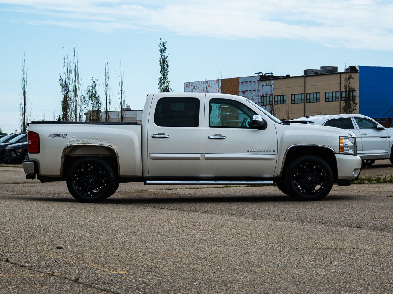 2009 Chevrolet Silverado 1500 4WD Crew Cab 143.5 LTZ White Sherwood Park - photo #13