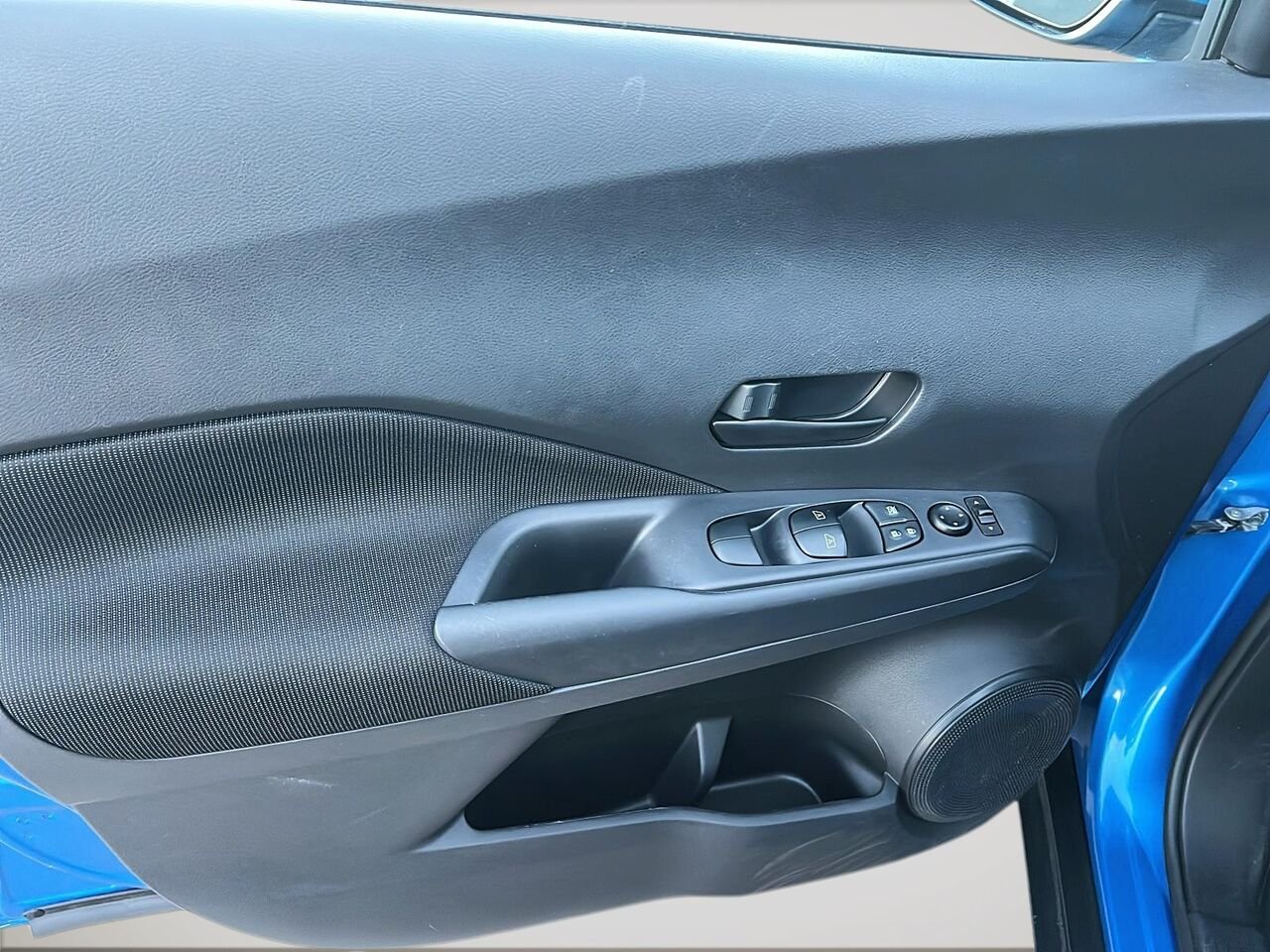 2023 Nissan Kicks S TA Blue Québec - photo #10