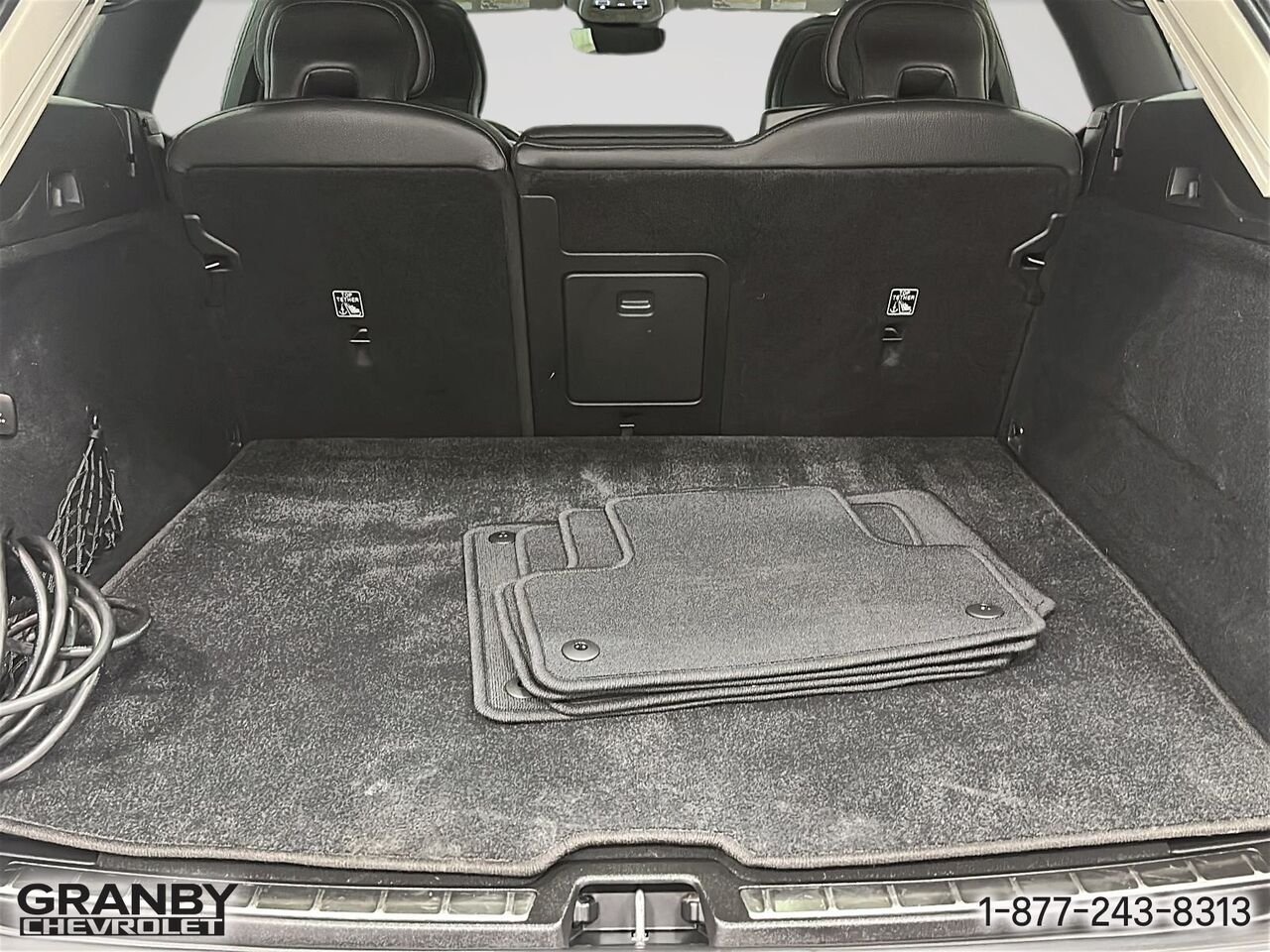 2024 Volvo XC60 Recharge Plus Dark Theme | G3874 Beige Granby - photo #8