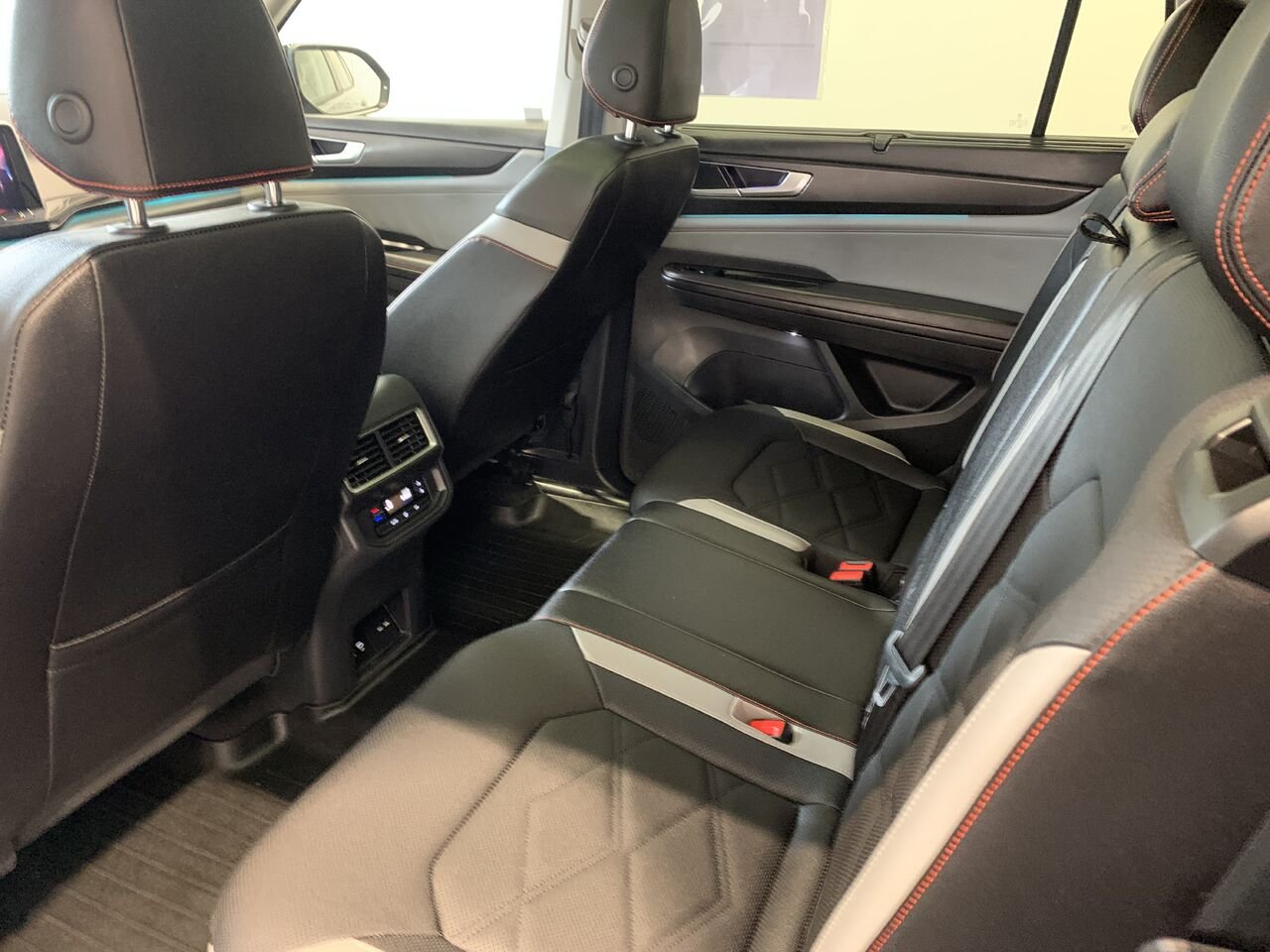 Volkswagen Atlas PEAK EDITION ATLAS PEAK EDITION 2025 Gris Châteauguay - photo #29
