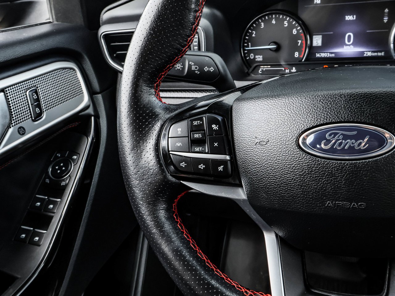 2022 Ford Explorer ST-Line 4WD Black Sherwood Park - photo #22