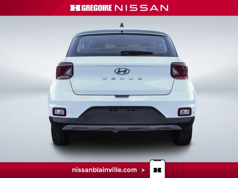 2021 Hyundai Venue White Laval - photo #7