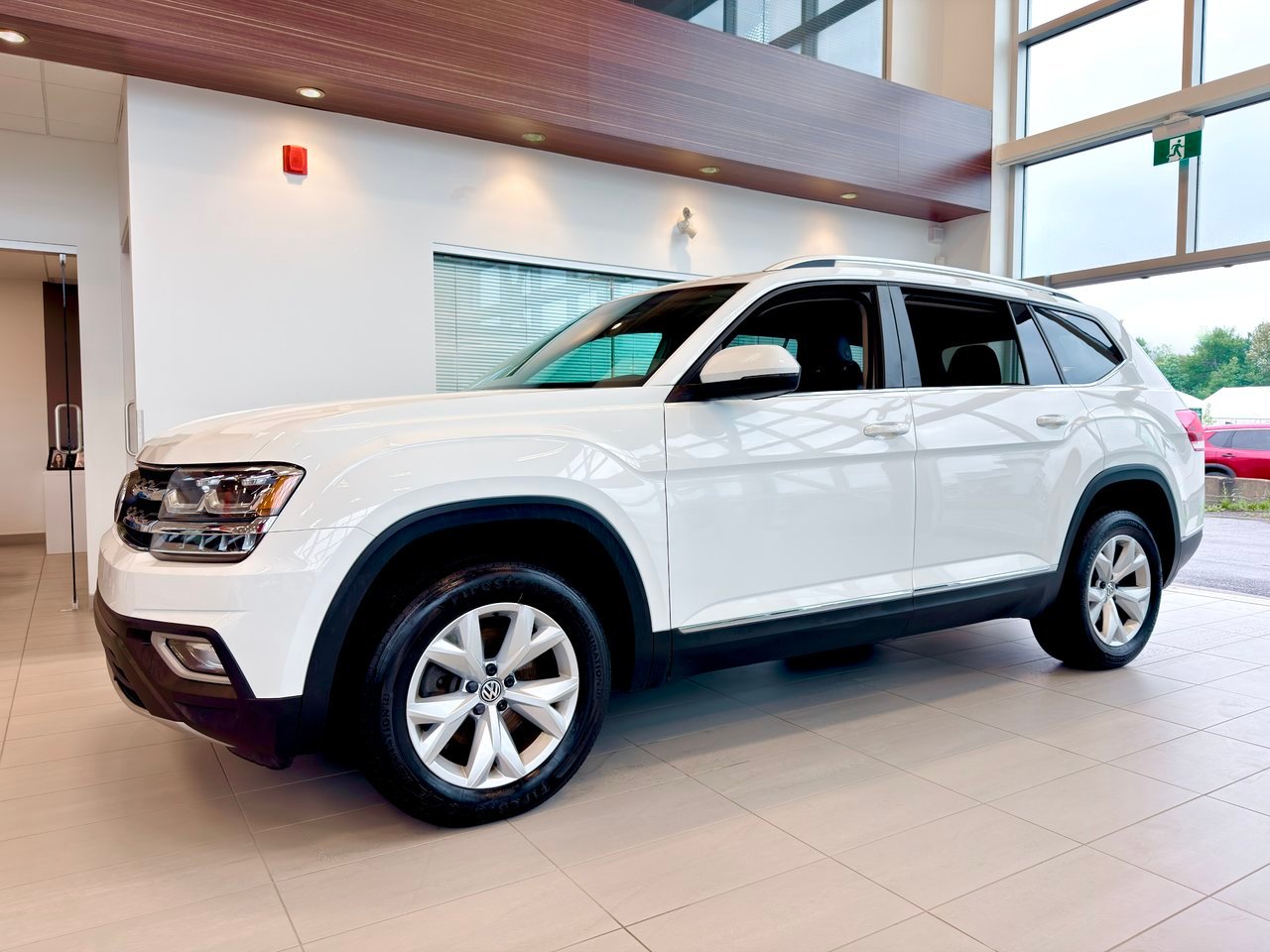 2018 Volkswagen Atlas White Notre-Dame-des-Prairies - photo #2