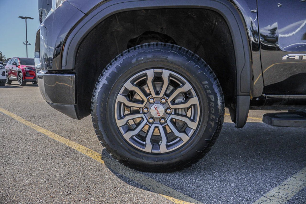 2022 GMC Sierra 1500 Limited 4WD Crew Cab 147 AT4 Black Sherwood Park - photo #12