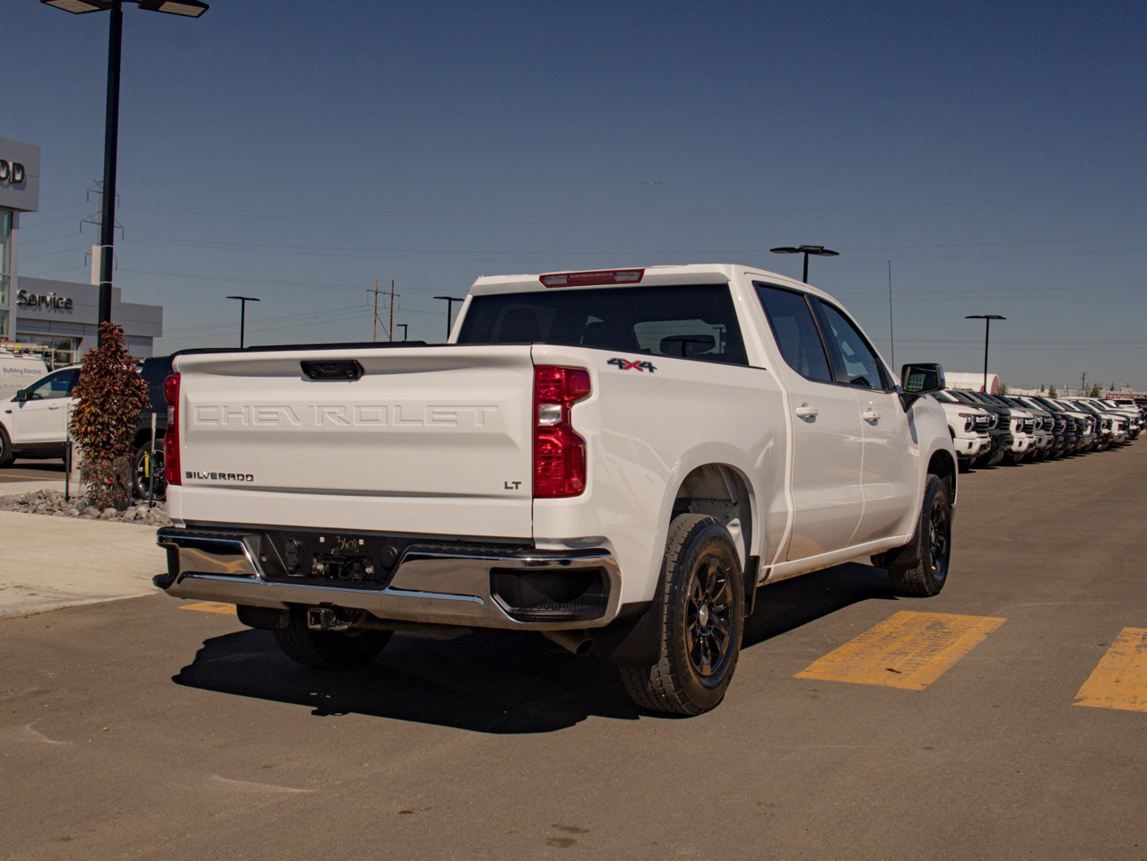 2025 Chevrolet Silverado 1500 4WD Crew Cab 147 LT White Sherwood Park - photo #9
