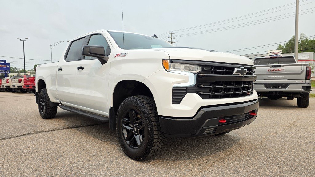 CHEVROLET Silverado 1500 LT TrailBoss 4X4 2024 Blanc Mont-Laurier - photo #2