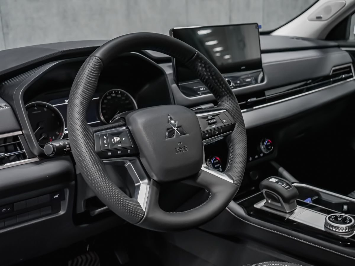 Mitsubishi Outlander SE 2026 Blanc diamant Montréal - photo #12
