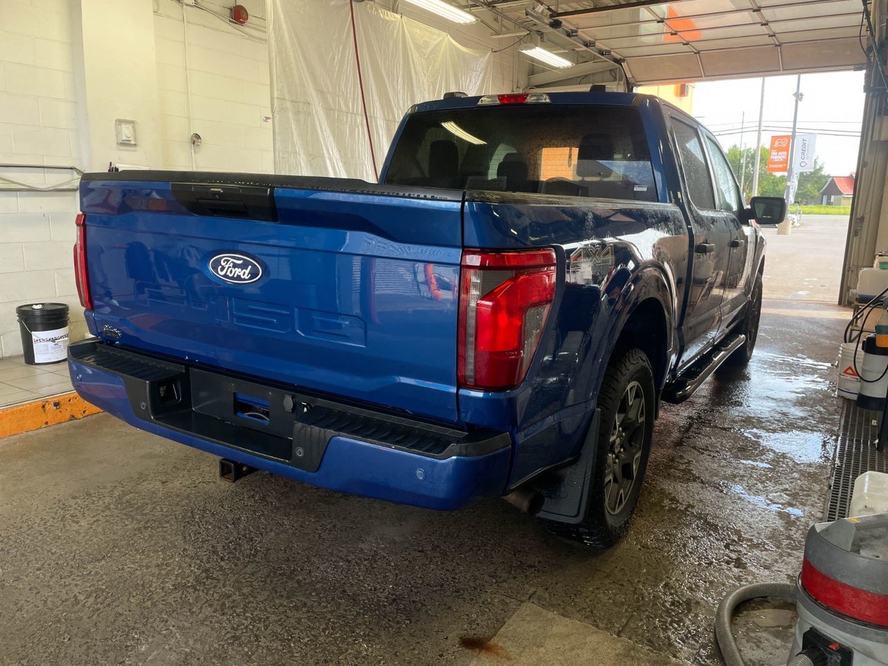 Ford F-150 STX CREW 4X4 *NAV* CARPLAY *COPILOT 2.0* DIFF 3.73 2024 Bleu Saint-Jérôme - photo #8