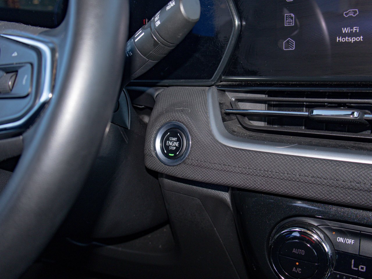 2024 Chevrolet Trailblazer AWD 4dr LT Black Sherwood Park - photo #24