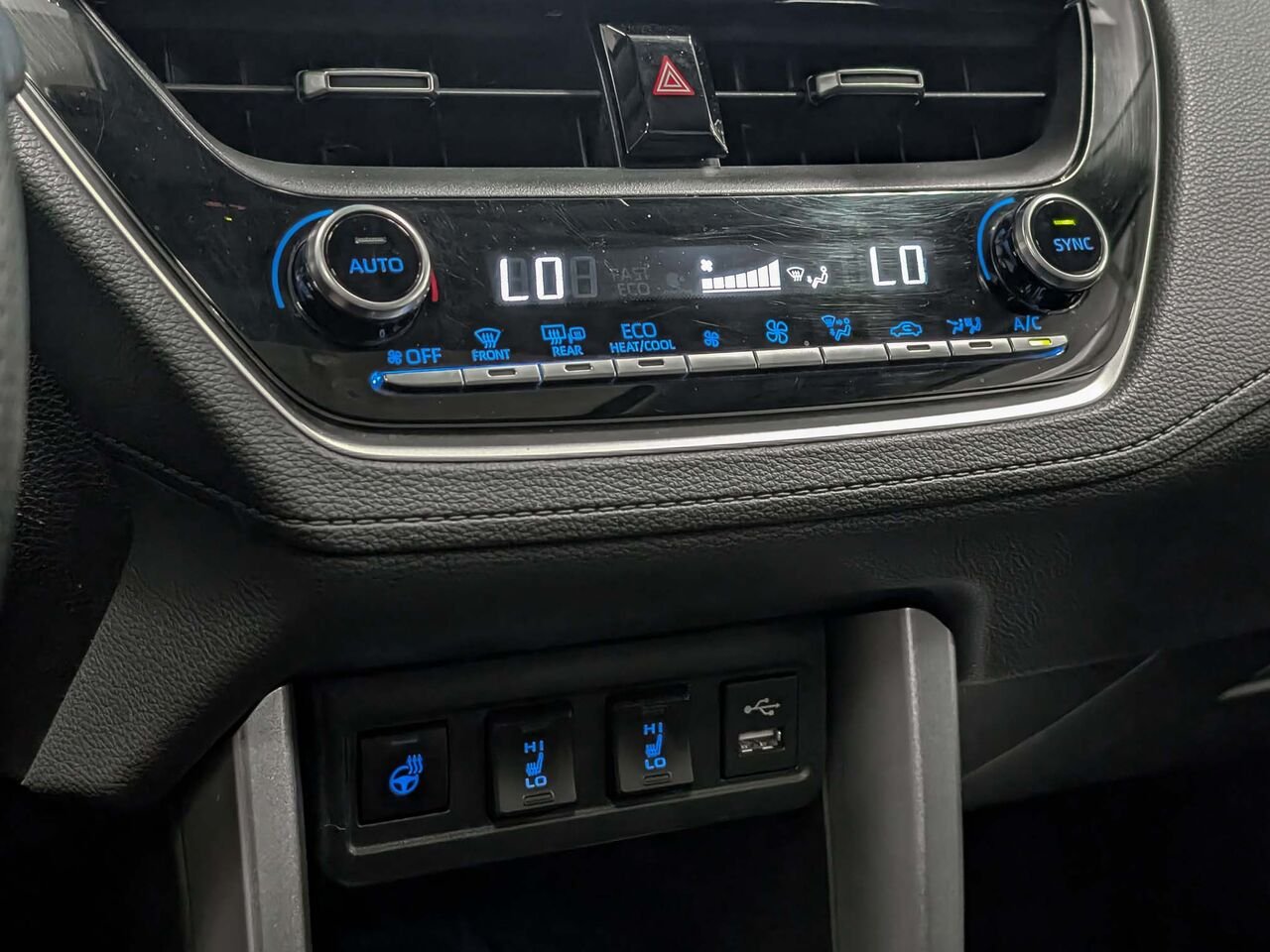 Toyota Corolla Cross AWD XLE AWD Cuir Toit Ouvrant Volant Chauffant 2022 Gris Sherbrooke - photo #14