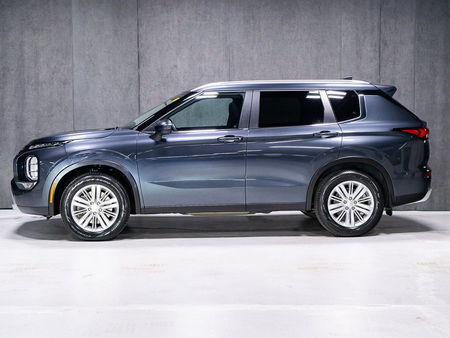 2024 Mitsubishi Outlander ES S-AWC Grey