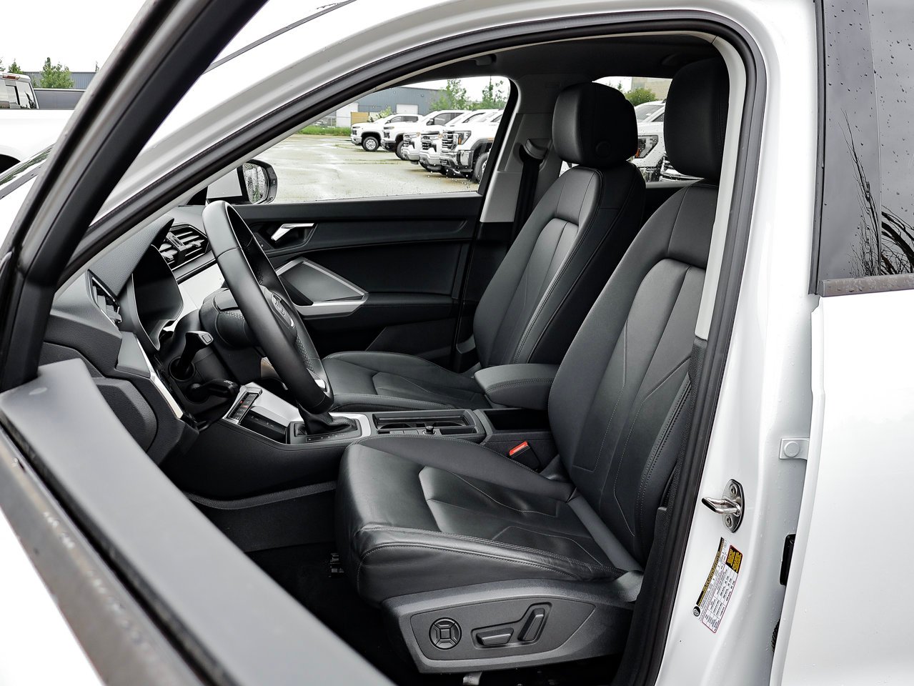 2025 Audi Q3 40 TFSI quattro White Sherwood Park - photo #16