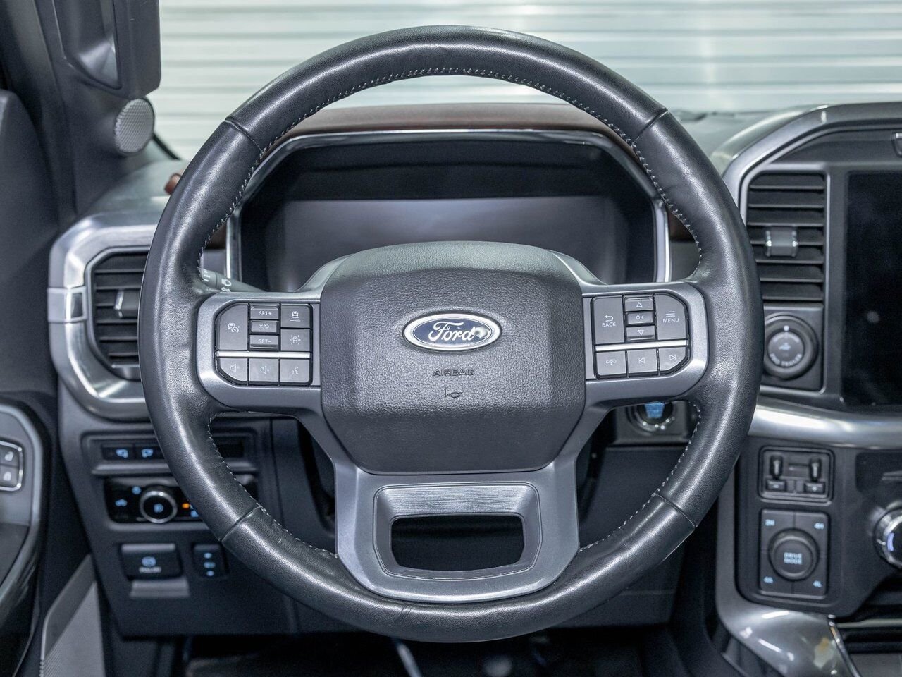 Ford F-150 LARIAT CREW 4X4 502A *TOIT* NAV CUIR SIÈGES VENT 2023 Noir Saint-Jérôme - photo #14