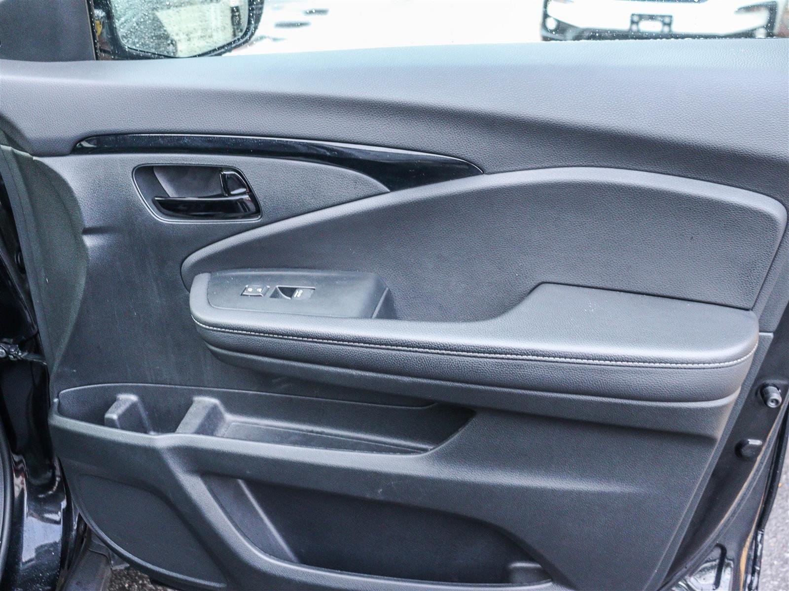 Honda Passport Touring 2023 Black Ottawa & Gatineau - photo #17