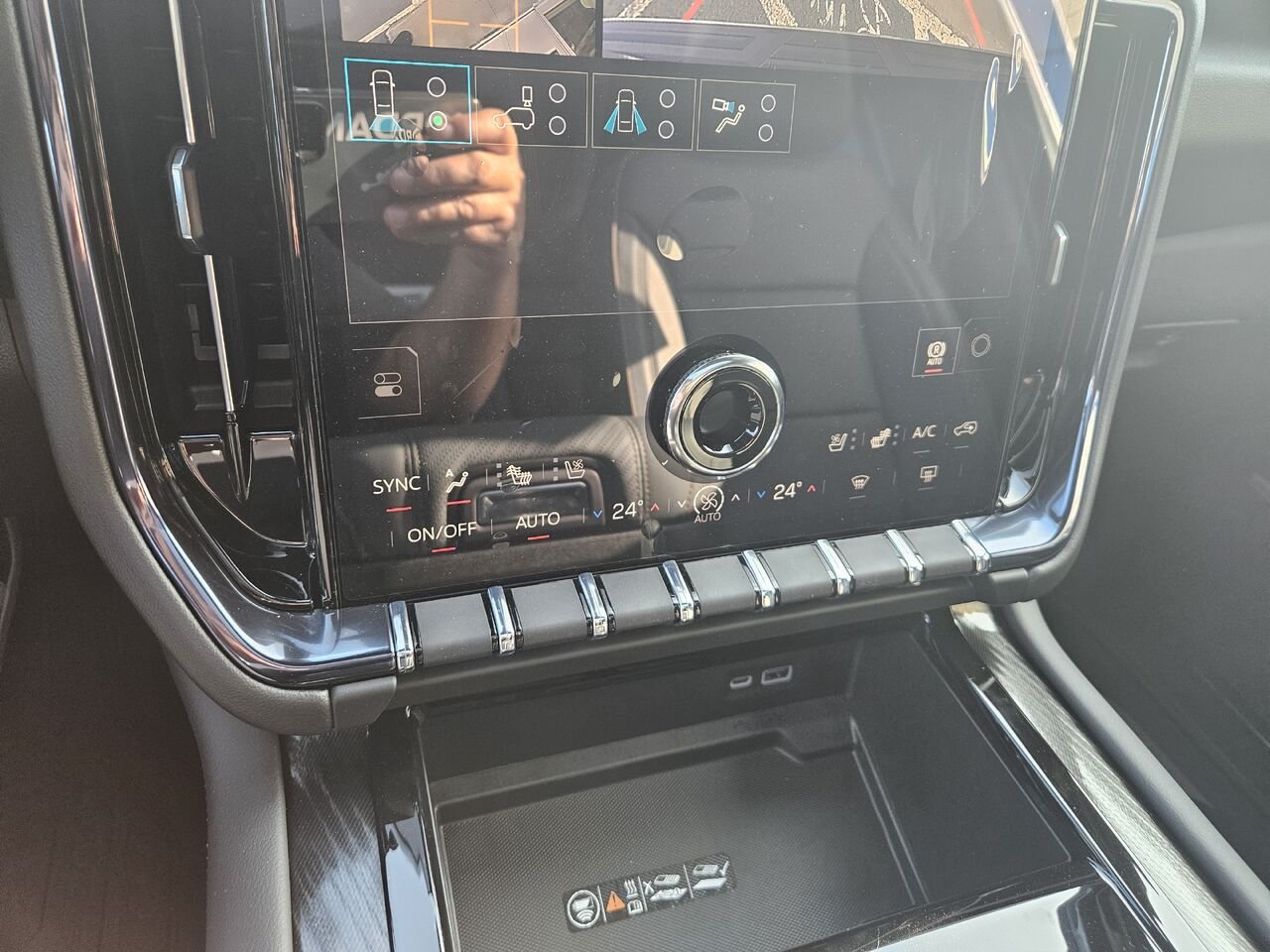 2026 GMC Yukon AT4 4 portes 4RM Sterling Metallic Thetford Mines - photo #9