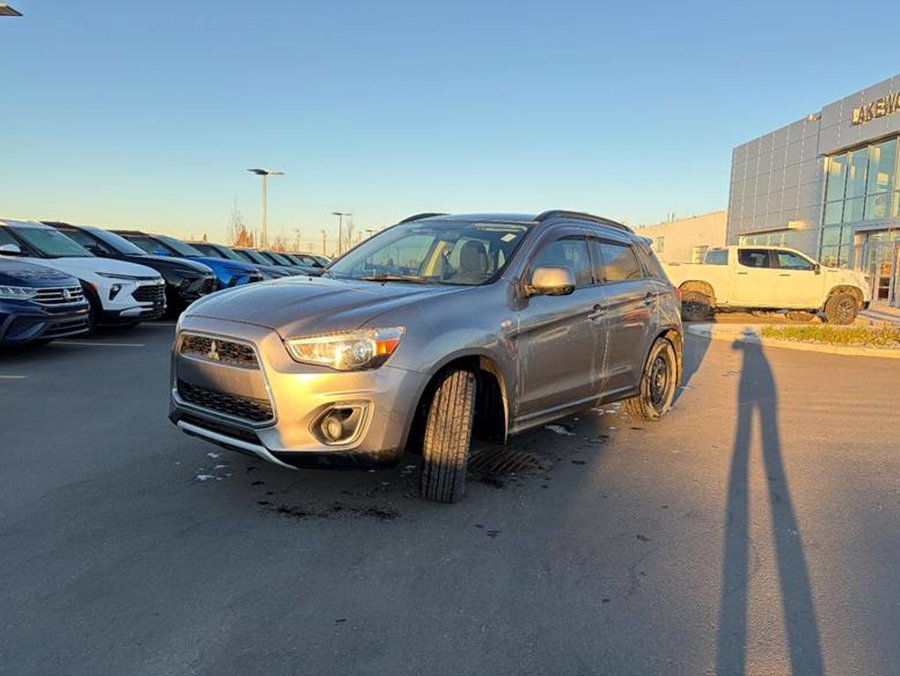 2014 Mitsubishi RVR SE Limited Edition 4WD 2.0L | Bucket Seats Grey