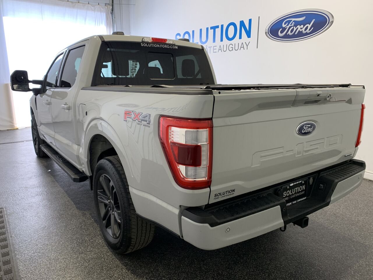 2023 Ford F-150 Grey Saint-Eustache - photo #11