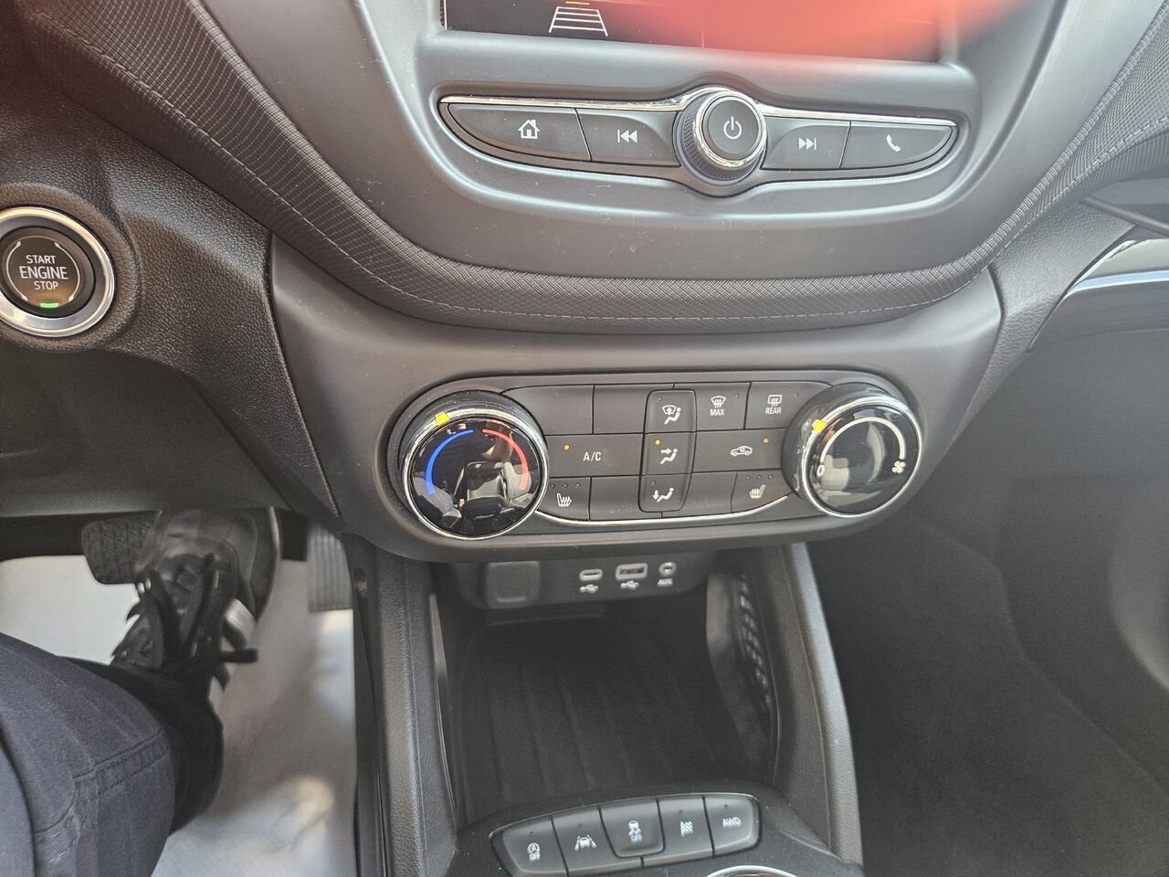 2023 Chevrolet Trailblazer Traction intégrale, 4 portes LT White Thetford Mines - photo #11