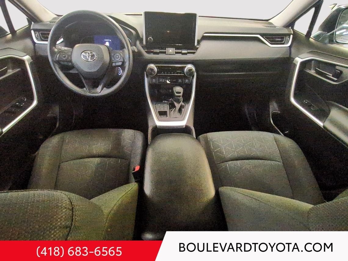 Toyota RAV4 531712-119 | LE, AWD 2024 Ciel argent métallisé Québec - photo #11