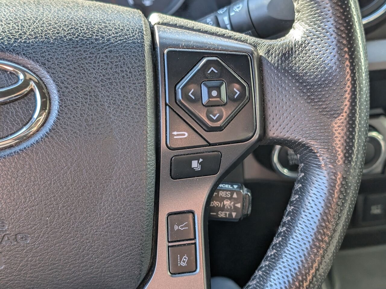 Toyota Tacoma SR5/SIÈGES CHAUFFANTS/CAMÉRA DE RECUL/BLUETOOTH/AC BIZONE 2019 Gris Sherbrooke - photo #13