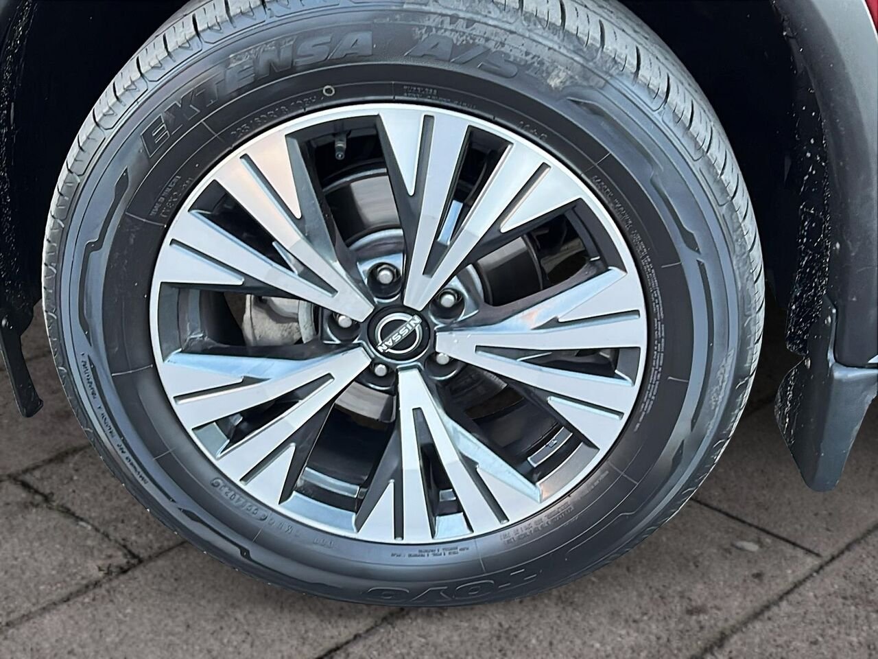 2022 Nissan Rogue SV TI Red Québec - photo #6