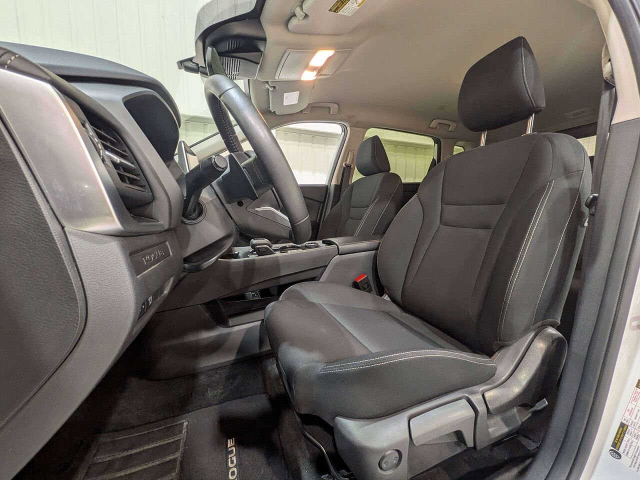 2024 Nissan Rogue AWD S White Val-David - photo #1