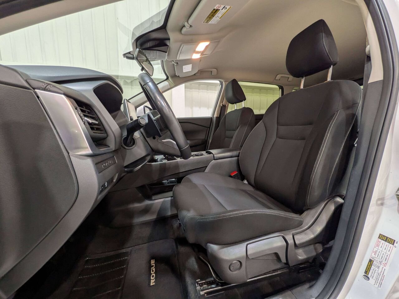 2024 Nissan Rogue AWD S White Val-David - photo #1