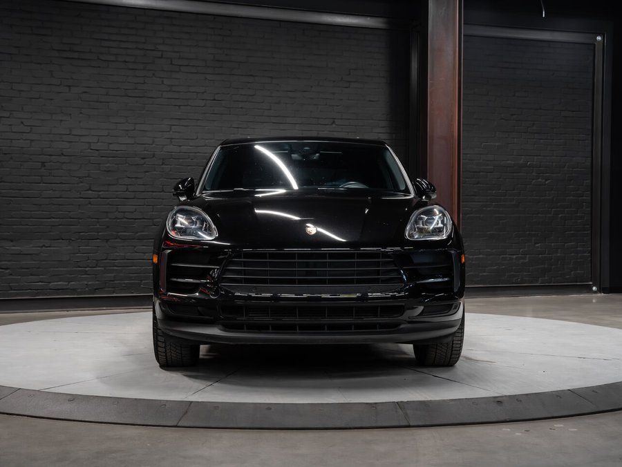2020 Porsche Macan | Leather | Sunroof | Winter Tires | Clean CARFAX Black