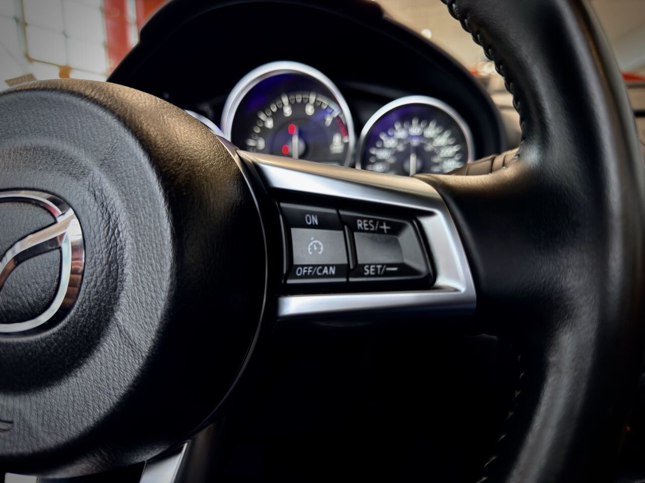 2023 Mazda MX-5 Black Notre-Dame-des-Prairies - photo #22