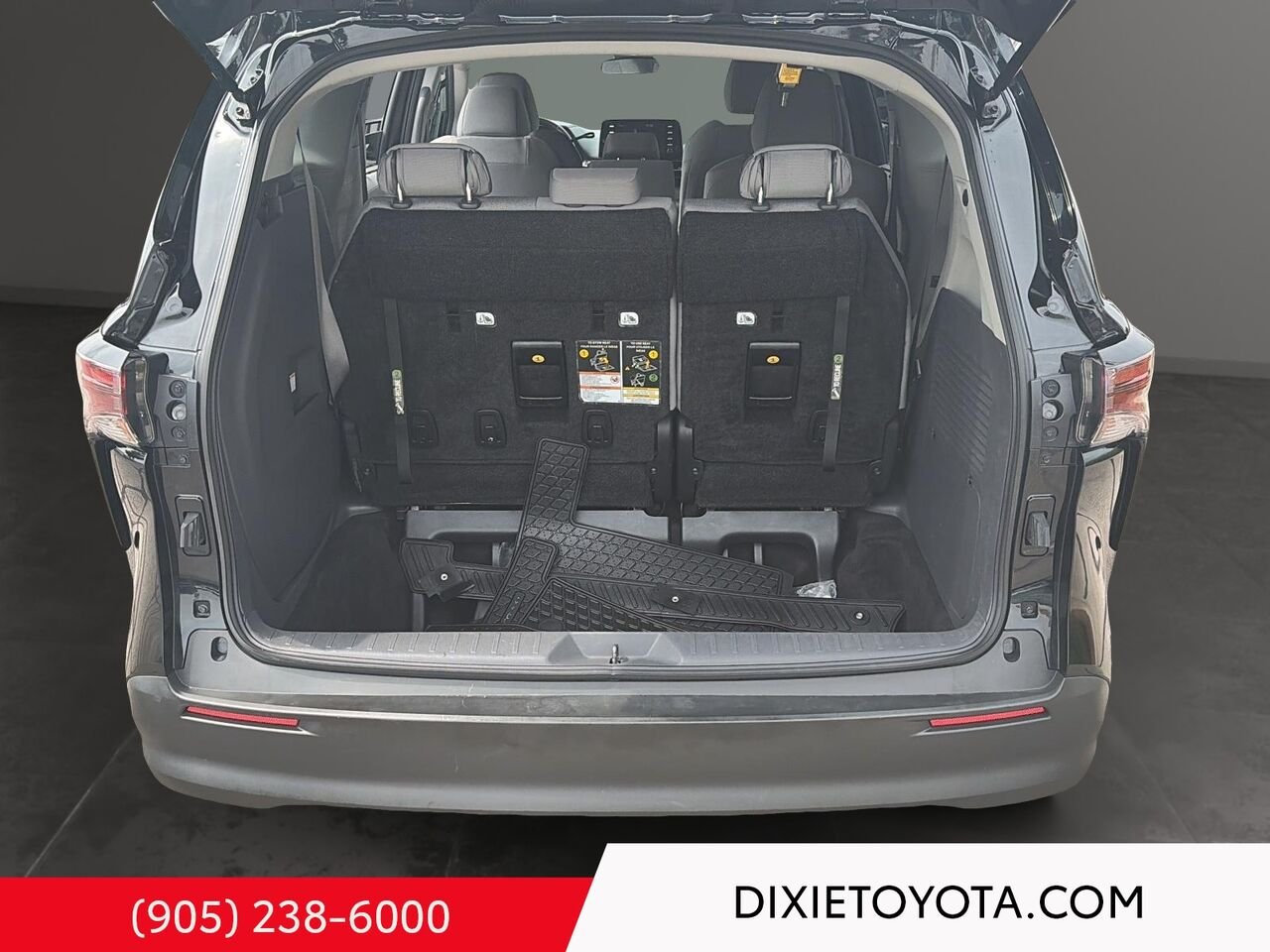 2024 Toyota Sienna LE AWD HYBRID / CLEAN CARFAX / 8 SEATS / HEATED SEATS / ALLOY WHEELS / CARPLAY AND ANDROID AUTO Black Mississauga - photo #20