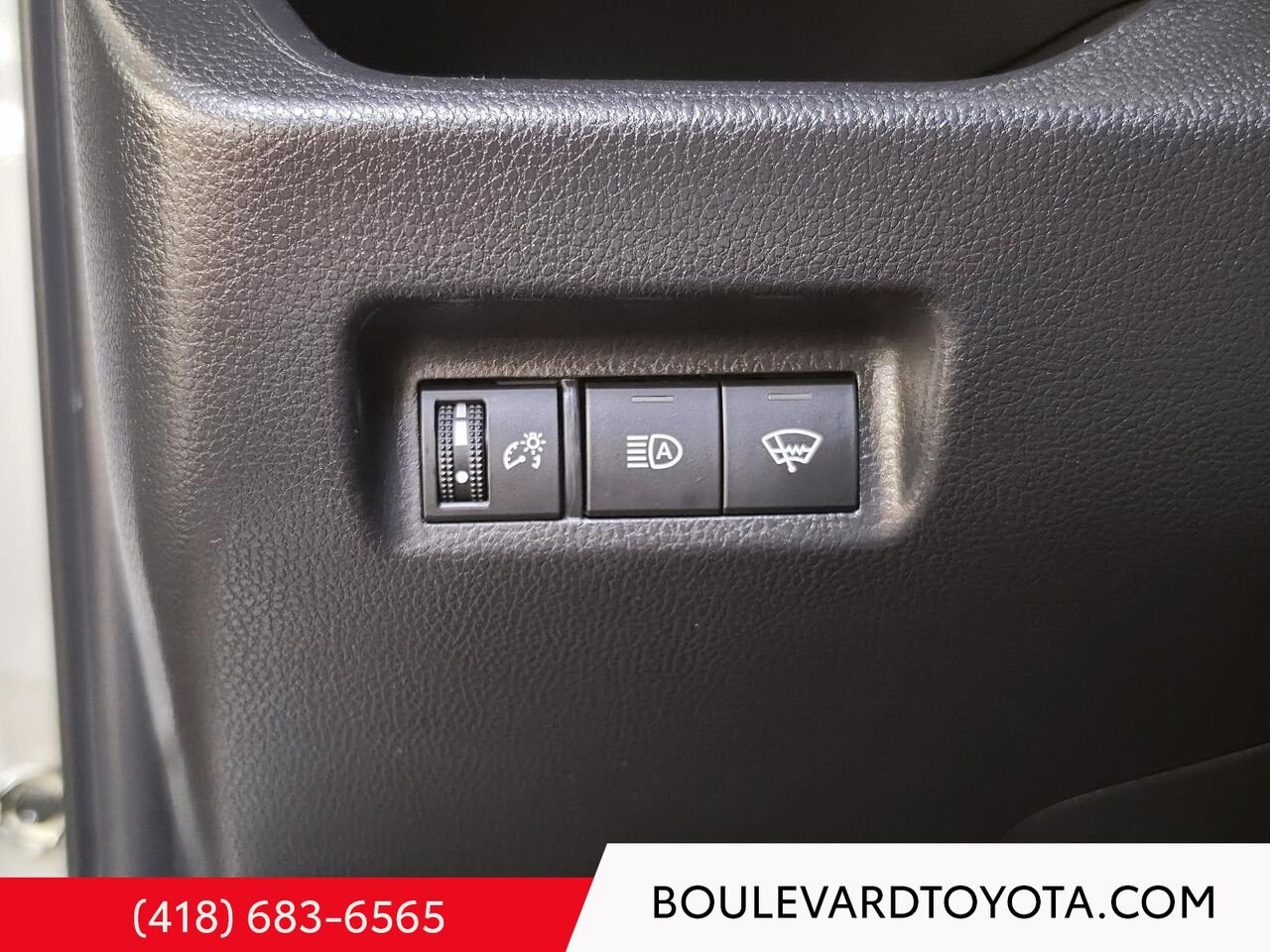 Toyota RAV4 Hybride 550002-8 | LE, AWD 2022 Argent Québec - photo #9
