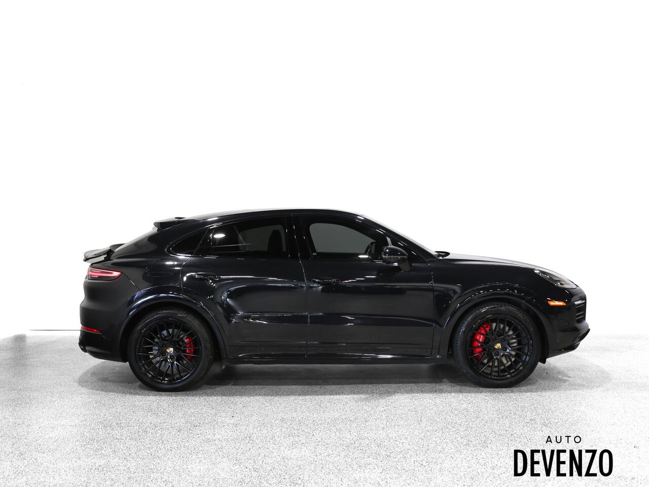 2022 Porsche Cayenne Black Saint-Eustache - photo #1