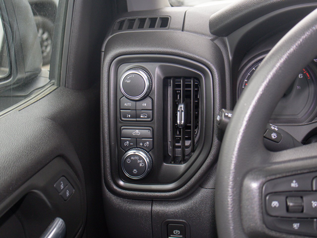 2023 GMC Sierra 1500 4WD Crew Cab 147 Pro White Sherwood Park - photo #22
